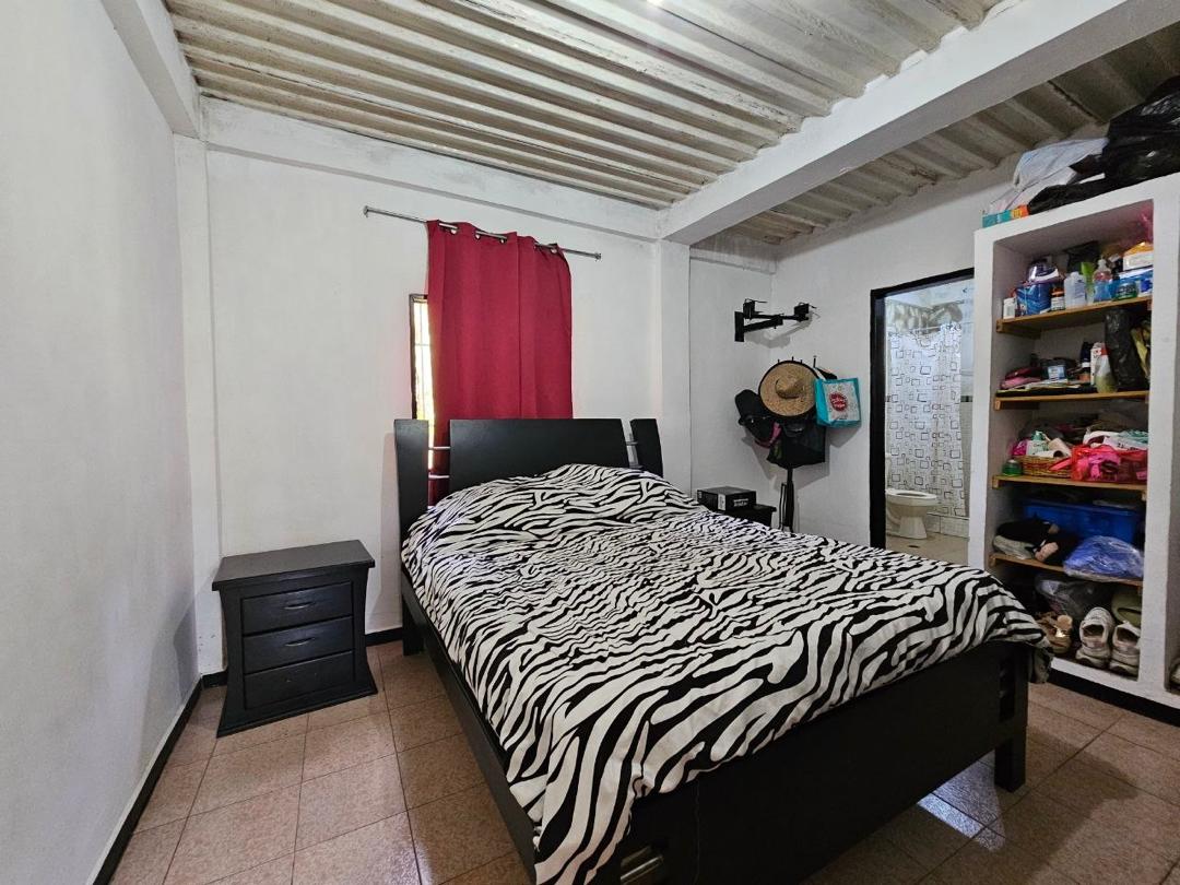 HERMOSA CASA UBICADA EN EL JUNQUITO ANTES DEL PUEBLO  - 4