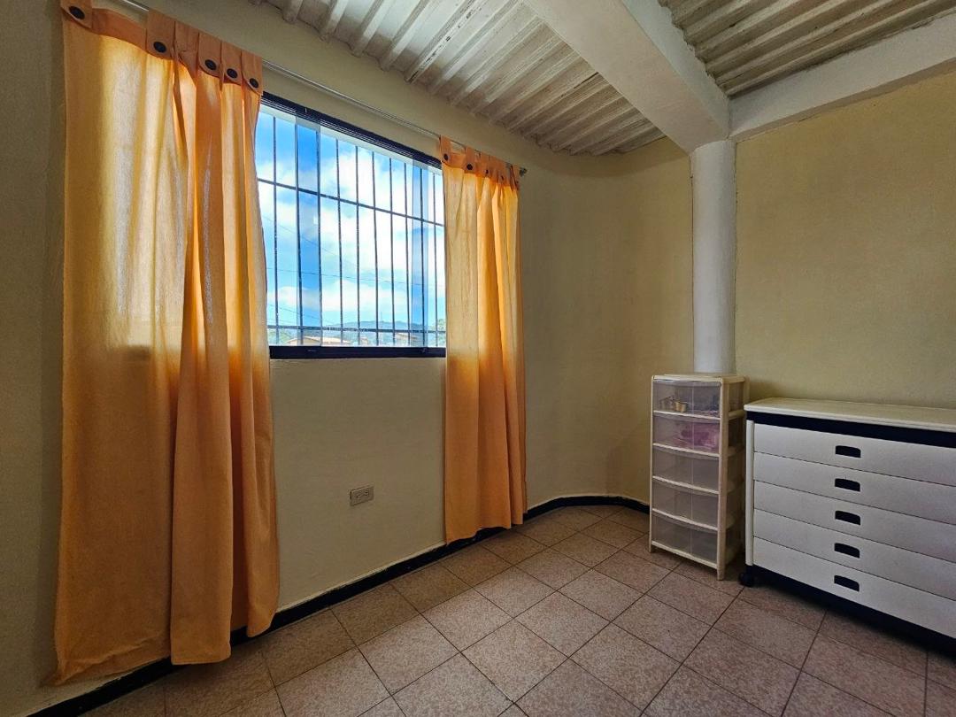 HERMOSA CASA UBICADA EN EL JUNQUITO ANTES DEL PUEBLO  - 5