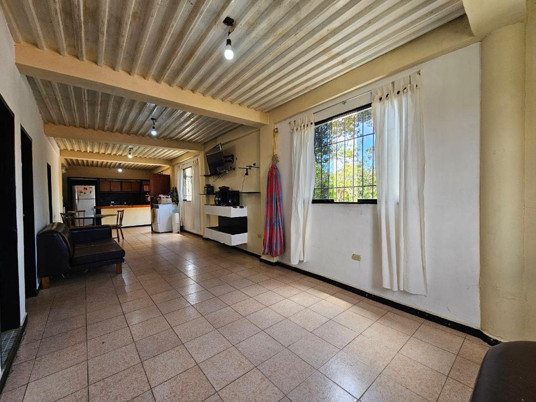 HERMOSA CASA UBICADA EN EL JUNQUITO ANTES DEL PUEBLO  - 6