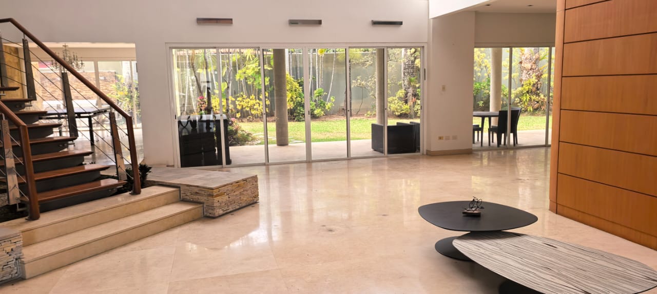 Exclusiva y Hermosa  Casa en Los Chorros  - 4