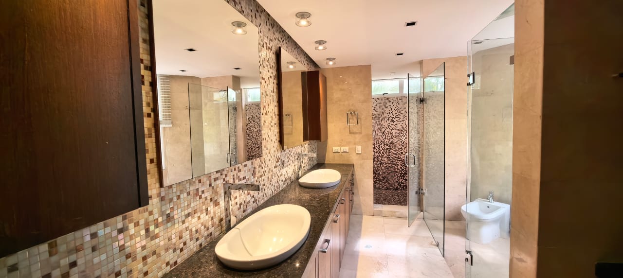 Exclusiva y Hermosa  Casa en Los Chorros  - 7