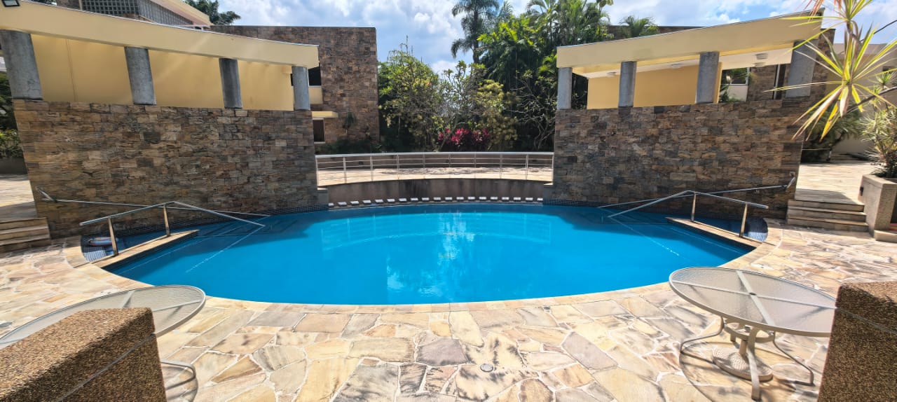 Exclusiva y Hermosa  Casa en Los Chorros  - 9