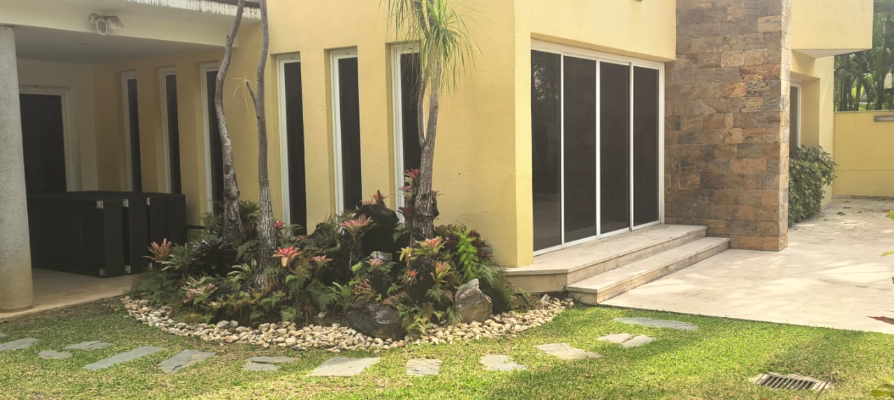 Exclusiva y Hermosa  Casa en Los Chorros  - 13