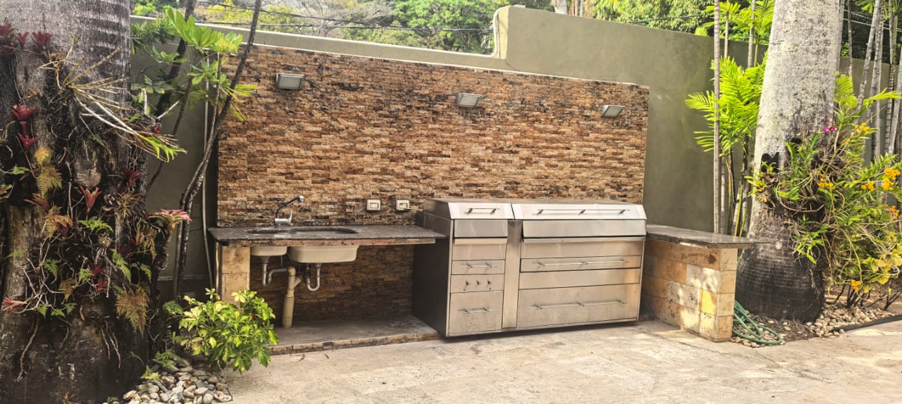 Exclusiva y Hermosa  Casa en Los Chorros  - 25