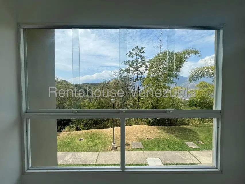 Apartamento (1 Nivel) en Alquiler en Parque Caiza, Distrito Metropolitano - 11