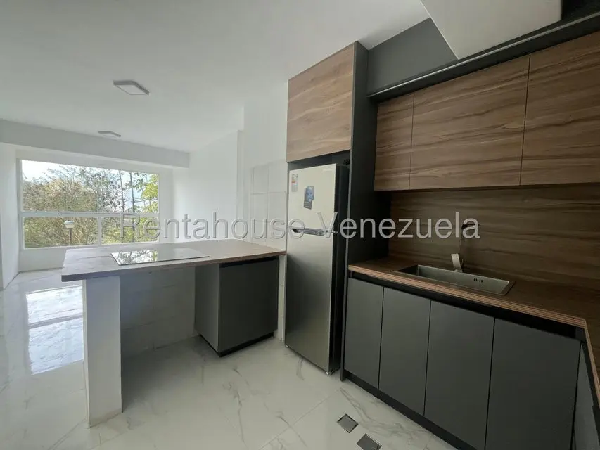 Apartamento (1 Nivel) en Alquiler en Parque Caiza, Distrito Metropolitano - 3