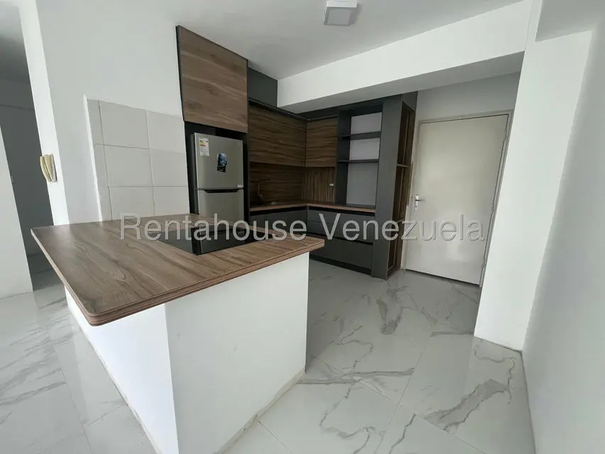 Apartamento (1 Nivel) en Alquiler en Parque Caiza, Distrito Metropolitano - 6