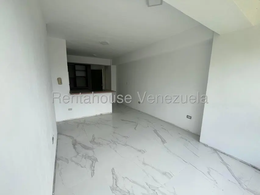Apartamento (1 Nivel) en Alquiler en Parque Caiza, Distrito Metropolitano - 8