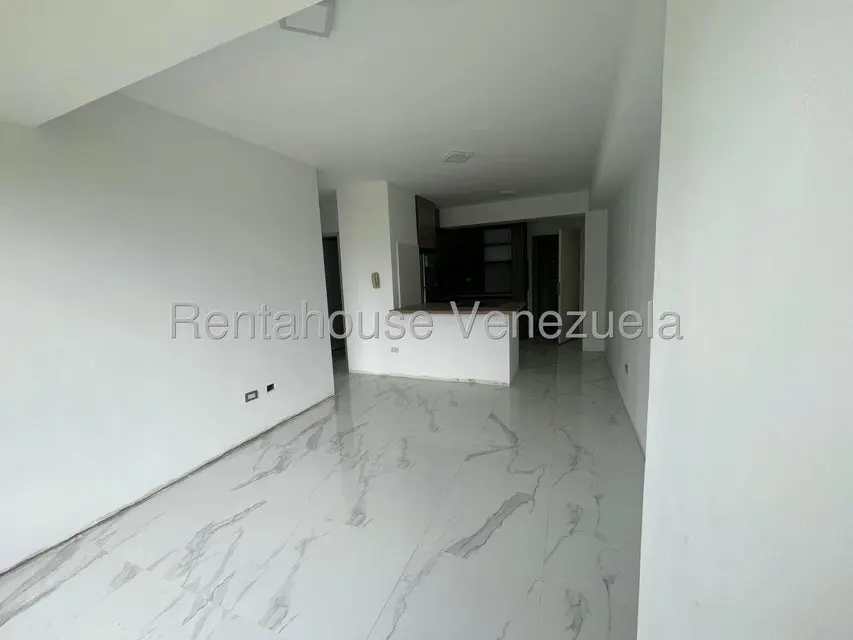 Apartamento (1 Nivel) en Alquiler en Parque Caiza, Distrito Metropolitano - 9