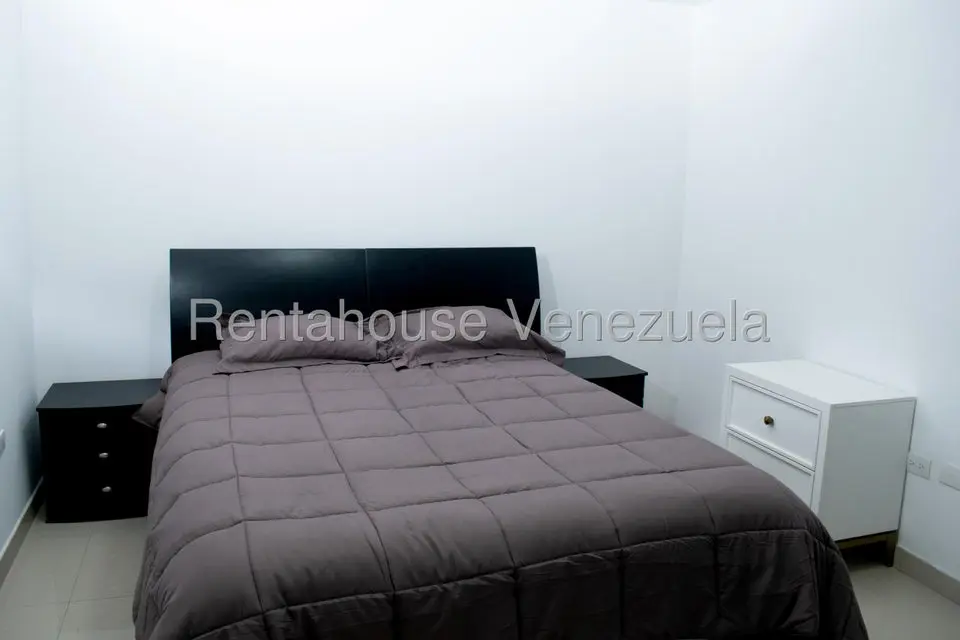 Apartamento (1 Nivel) en Alquiler en Avenida El Milagro, Zulia - 13