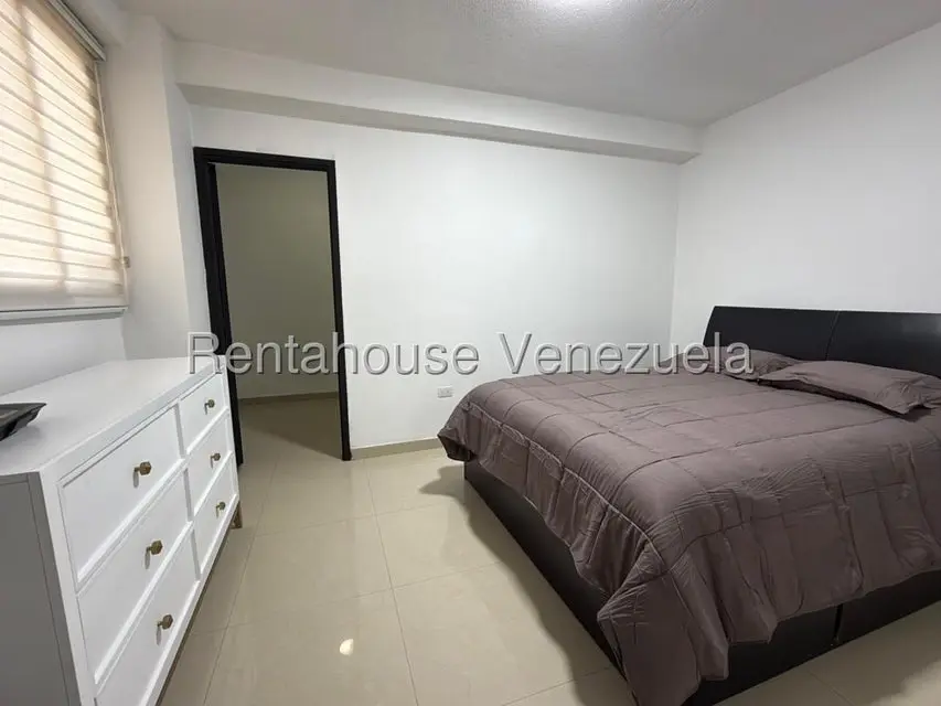 Apartamento (1 Nivel) en Alquiler en Avenida El Milagro, Zulia - 14