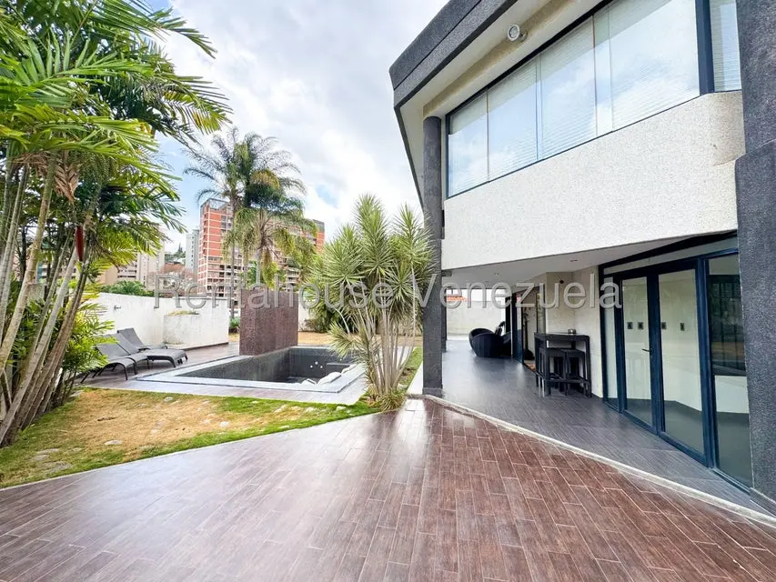 Casa (Duplex) en Venta en Los Naranjos del Cafetal, Distrito Metropolitano - 28