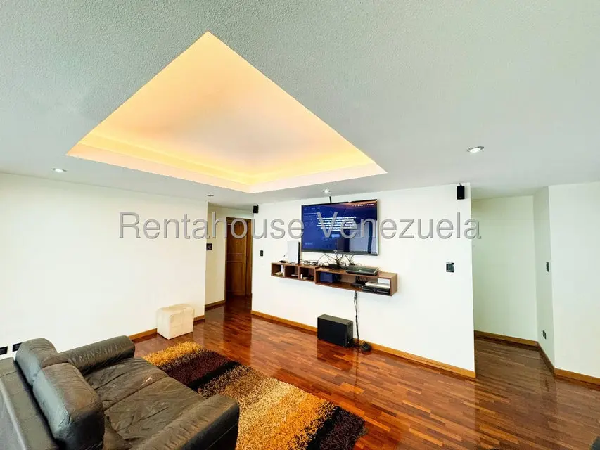 Casa (Duplex) en Venta en Los Naranjos del Cafetal, Distrito Metropolitano - 42