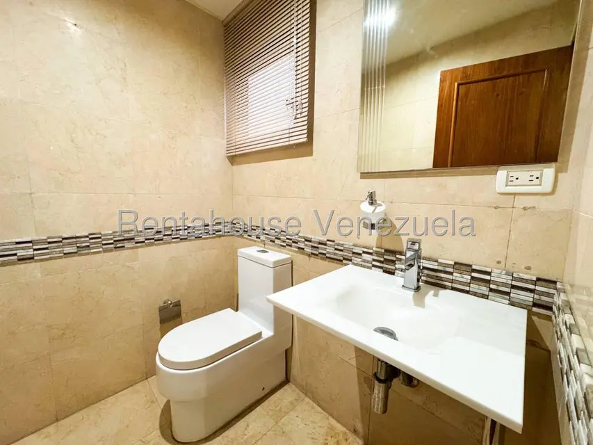 Casa (Duplex) en Venta en Los Naranjos del Cafetal, Distrito Metropolitano - 70