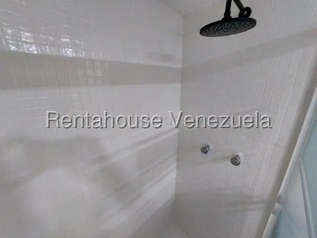 Apartamento (1 Nivel) en Alquiler en Altamira, Distrito Metropolitano - 16