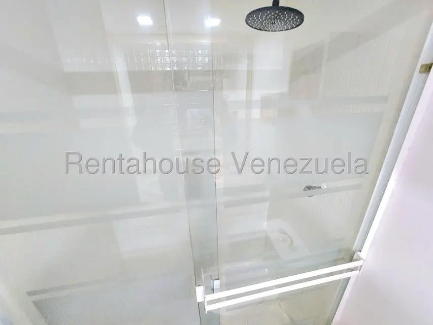 Apartamento (1 Nivel) en Alquiler en Altamira, Distrito Metropolitano - 17
