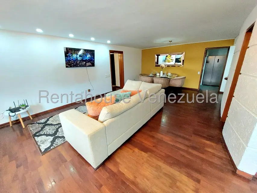 Apartamento (1 Nivel) en Alquiler en Altamira, Distrito Metropolitano - 4