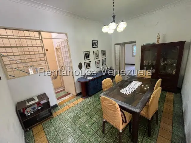 Casa (Colonial) en Alquiler en Los Chorros, Distrito Metropolitano - 3