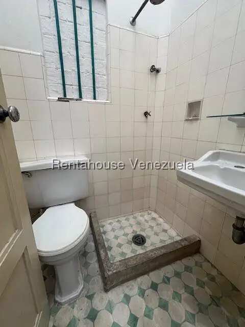 Casa (Colonial) en Alquiler en Los Chorros, Distrito Metropolitano - 8