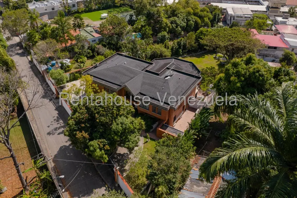 Casa (Contemporaneo) en Venta en Los Chorros, Distrito Metropolitano - 2