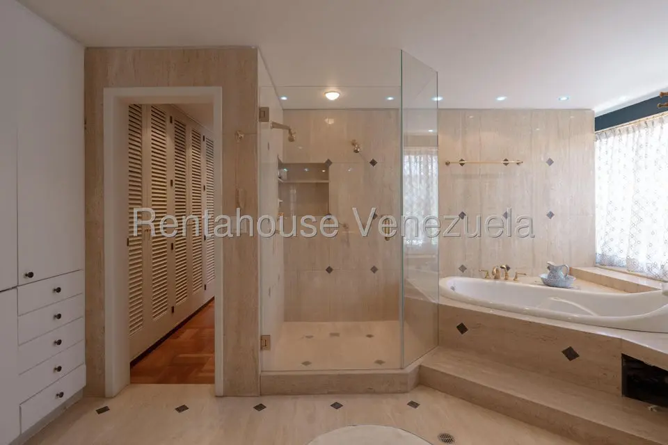 Casa (Contemporaneo) en Venta en Los Chorros, Distrito Metropolitano - 19