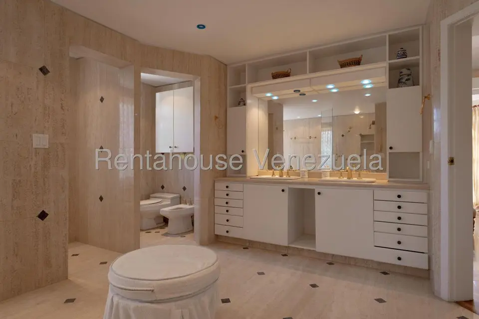 Casa (Contemporaneo) en Venta en Los Chorros, Distrito Metropolitano - 20