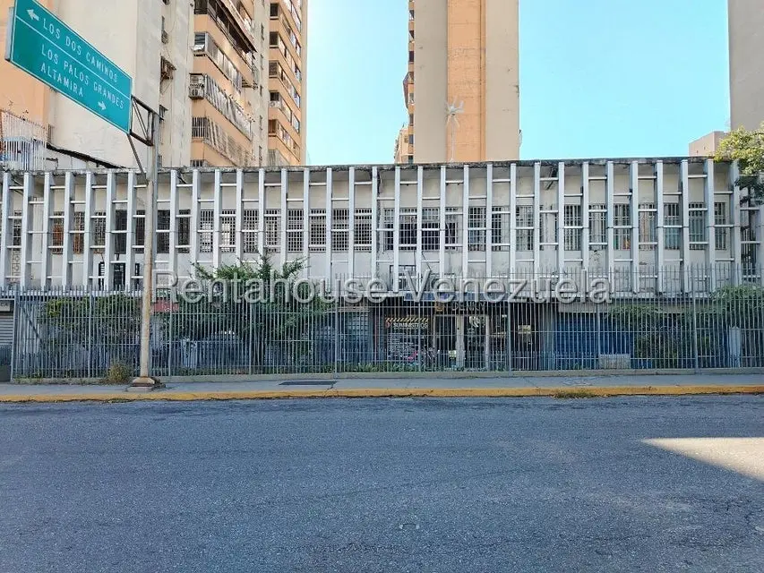 Comercial (Local Comercial) en Venta en Santa Eduvigis, Distrito Metropolitano - 2
