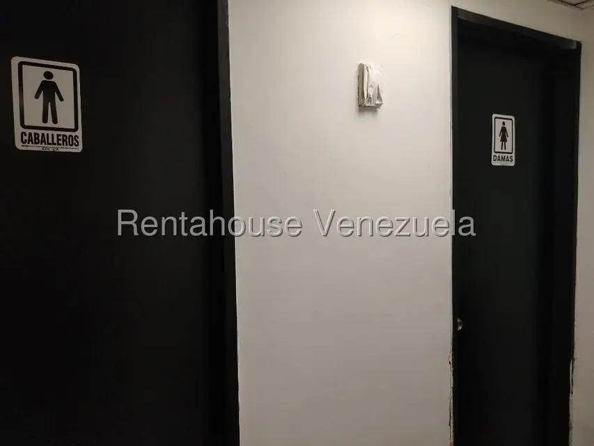 Comercial (Local Comercial) en Venta en Santa Eduvigis, Distrito Metropolitano - 12