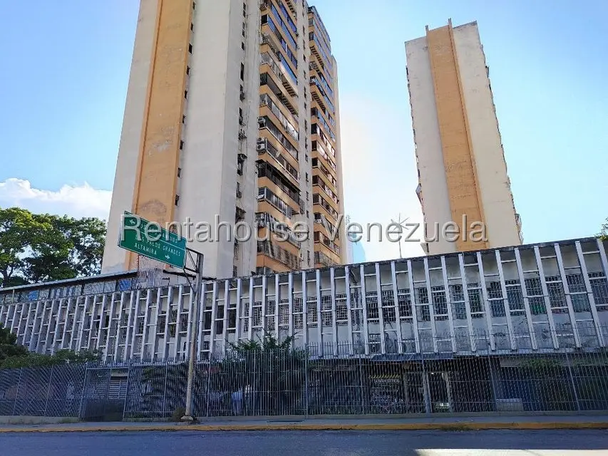 Comercial (Local Comercial) en Venta en Santa Eduvigis, Distrito Metropolitano - 16