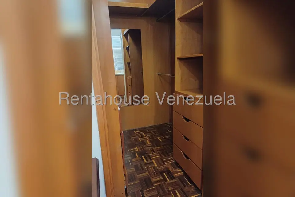 Apartamento (Duplex) en Alquiler en Las Mercedes, Distrito Metropolitano - 11