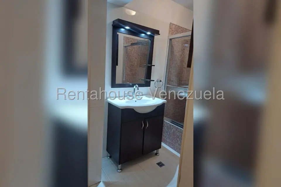 Apartamento (Duplex) en Alquiler en Las Mercedes, Distrito Metropolitano - 8
