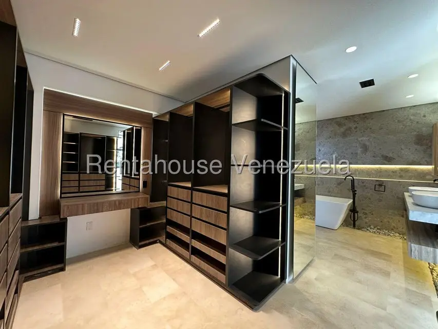 Casa (Multipes Niveles) en Venta en San Luis, Distrito Metropolitano - 33