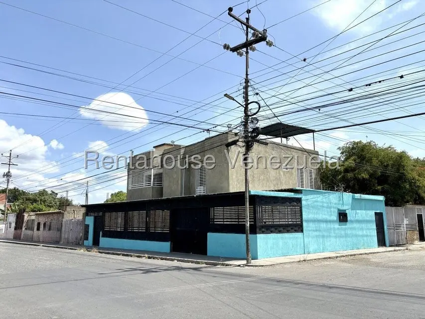 Comercial (Local Comercial) en Venta en Zona Oeste, Lara - 2