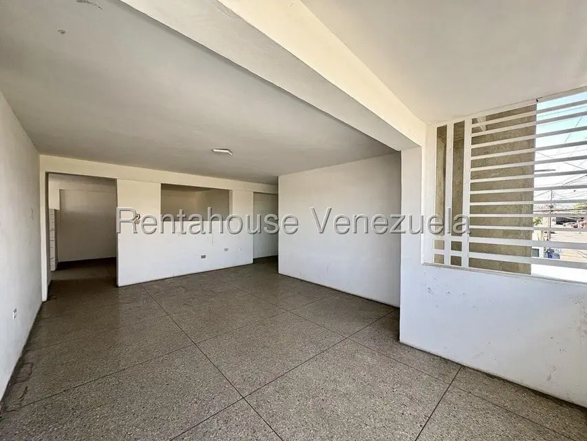 Comercial (Local Comercial) en Venta en Zona Oeste, Lara - 34