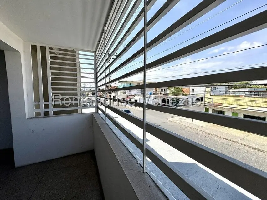 Comercial (Local Comercial) en Venta en Zona Oeste, Lara - 35