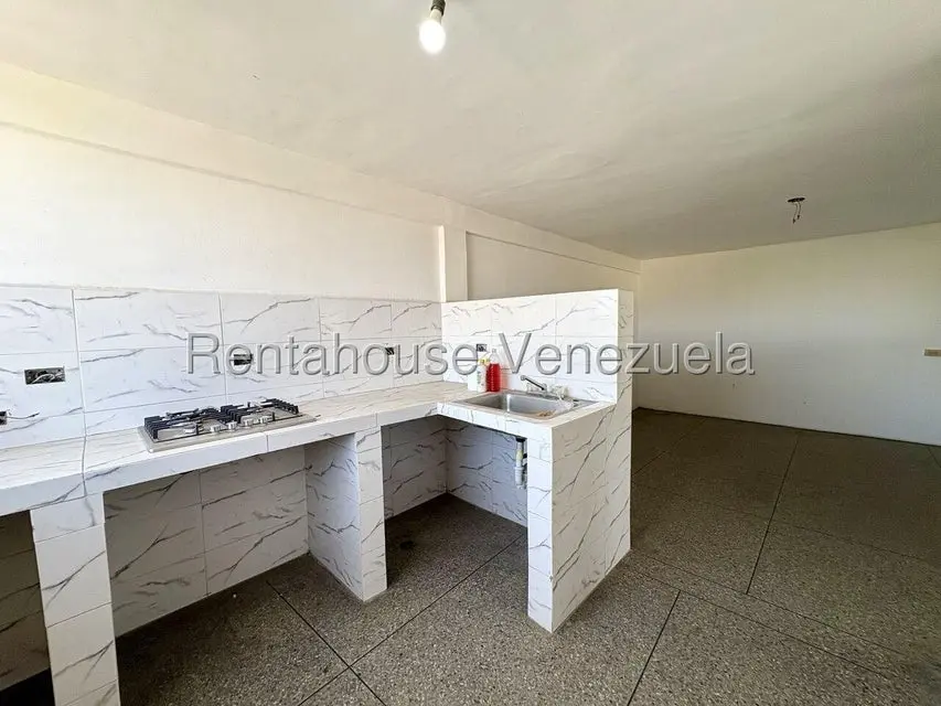 Comercial (Local Comercial) en Venta en Zona Oeste, Lara - 39