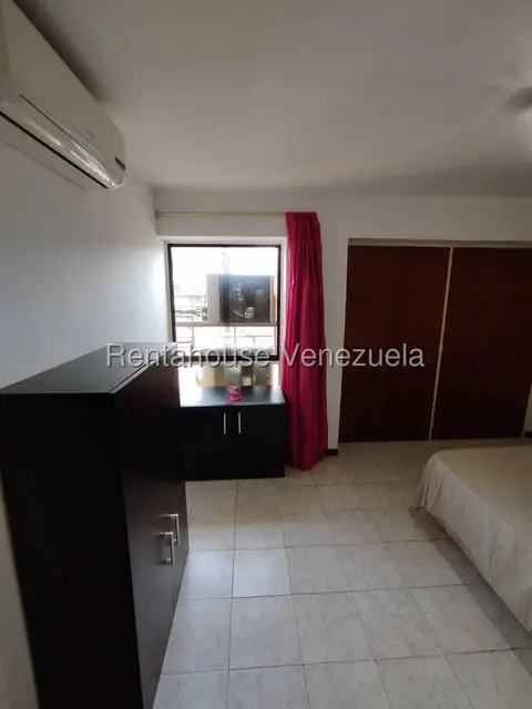 Apartamento (1 Nivel) en Alquiler en Colinas de Bello Monte, Distrito Metropolitano - 11
