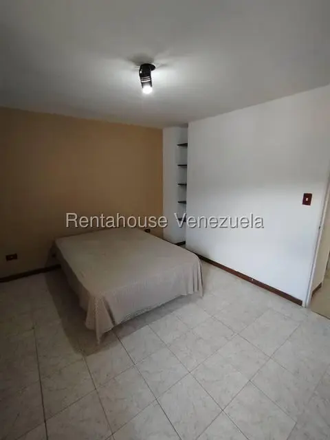 Apartamento (1 Nivel) en Alquiler en Colinas de Bello Monte, Distrito Metropolitano - 13