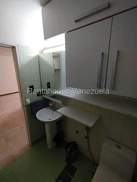 Apartamento (1 Nivel) en Alquiler en Colinas de Bello Monte, Distrito Metropolitano - 18