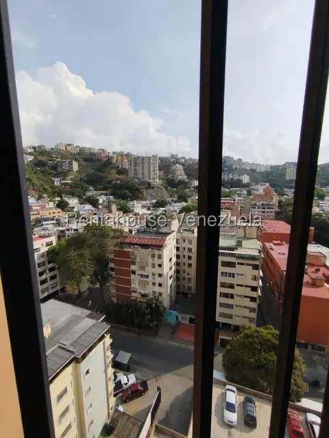 Apartamento (1 Nivel) en Alquiler en Colinas de Bello Monte, Distrito Metropolitano - 19