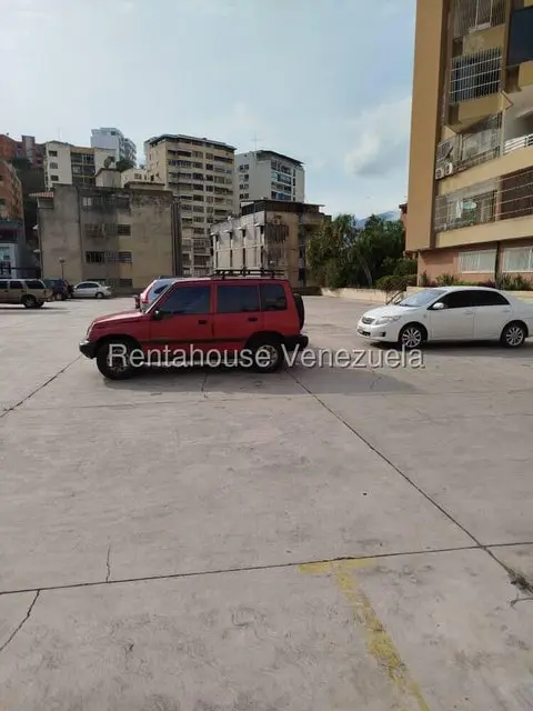 Apartamento (1 Nivel) en Alquiler en Colinas de Bello Monte, Distrito Metropolitano - 22