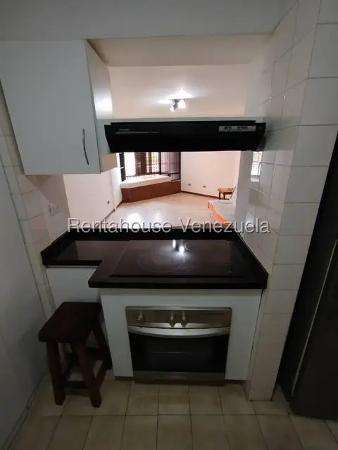 Apartamento (1 Nivel) en Alquiler en Colinas de Bello Monte, Distrito Metropolitano - 5