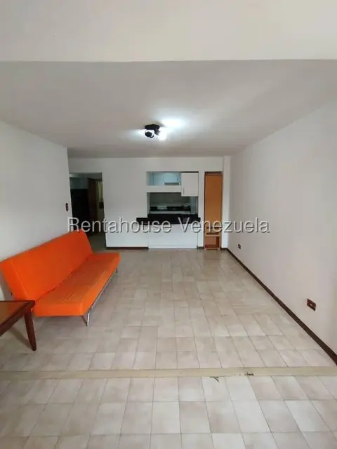 Apartamento (1 Nivel) en Alquiler en Colinas de Bello Monte, Distrito Metropolitano - 8