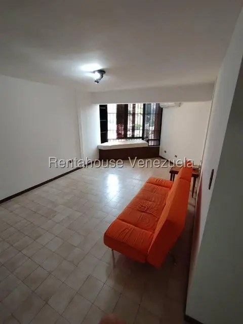 Apartamento (1 Nivel) en Alquiler en Colinas de Bello Monte, Distrito Metropolitano - 9