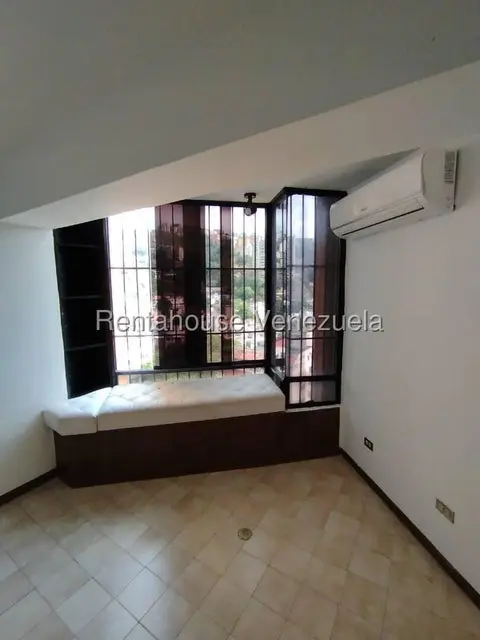Apartamento (1 Nivel) en Alquiler en Colinas de Bello Monte, Distrito Metropolitano - 10