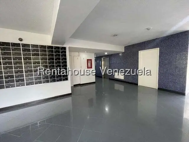 Apartamento (1 Nivel) en Alquiler en La Boyera, Distrito Metropolitano - 2