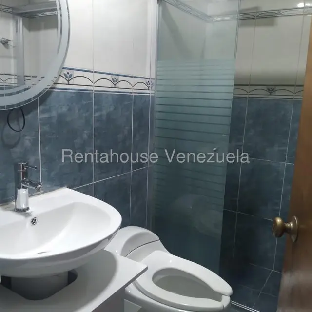 Apartamento (1 Nivel) en Alquiler en La Boyera, Distrito Metropolitano - 11