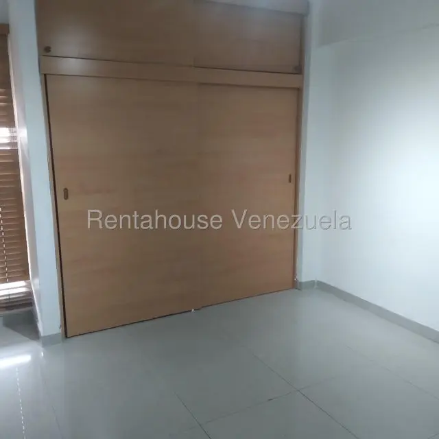 Apartamento (1 Nivel) en Alquiler en La Boyera, Distrito Metropolitano - 8