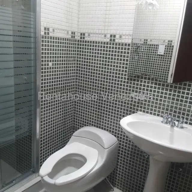 Apartamento (1 Nivel) en Alquiler en La Boyera, Distrito Metropolitano - 9