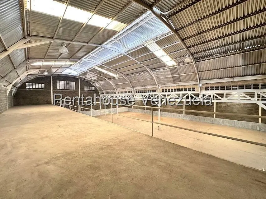 Comercial (Galpon - Deposito) en Alquiler en Zona Industrial 3, Lara - 11
